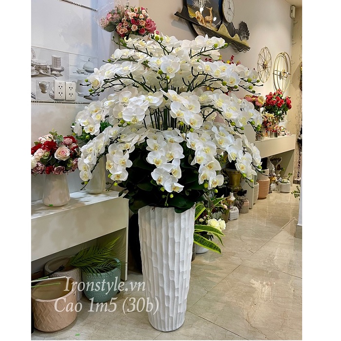 Bình hoa lan hồ điệp lụa màu trắng lớn cao 1m5 trang trí sảnh